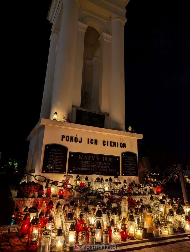 Cmentarz w Przasnyszu [01.11.2024] - zdjęcie #15 - eOstroleka.pl