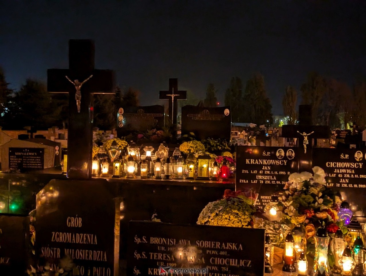 Cmentarz w Przasnyszu [01.11.2024] - zdjęcie #7 - eOstroleka.pl