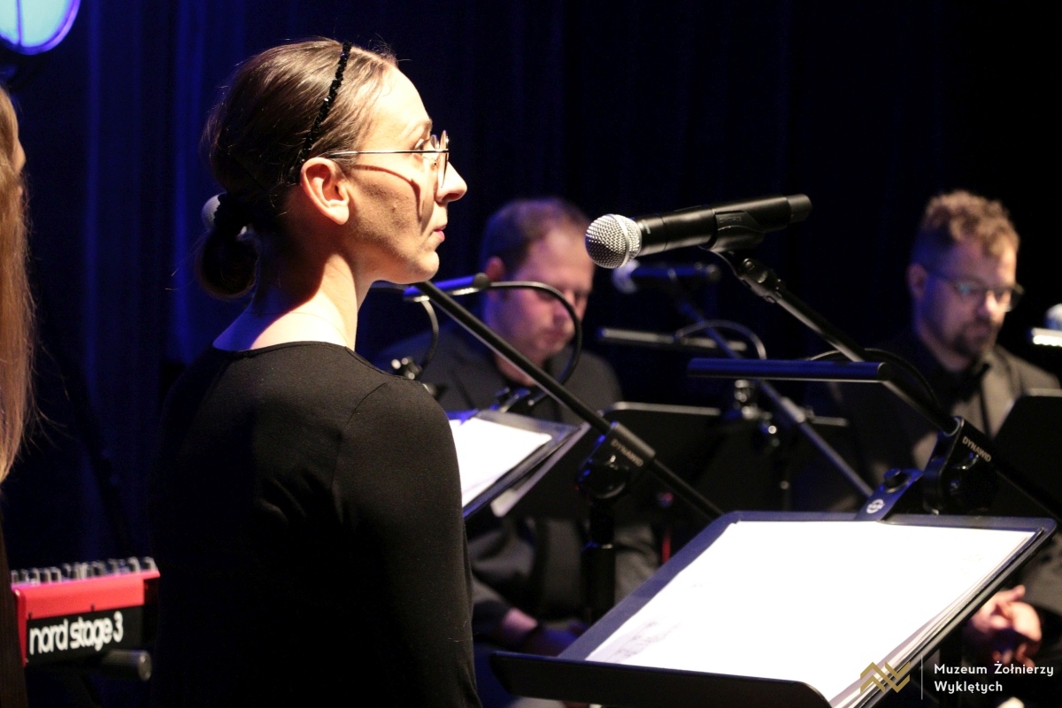 Koncert zaduszkowy w Muzeum Żołnierzy Wyklętych [3.11.2024] - zdjęcie #15 - eOstroleka.pl