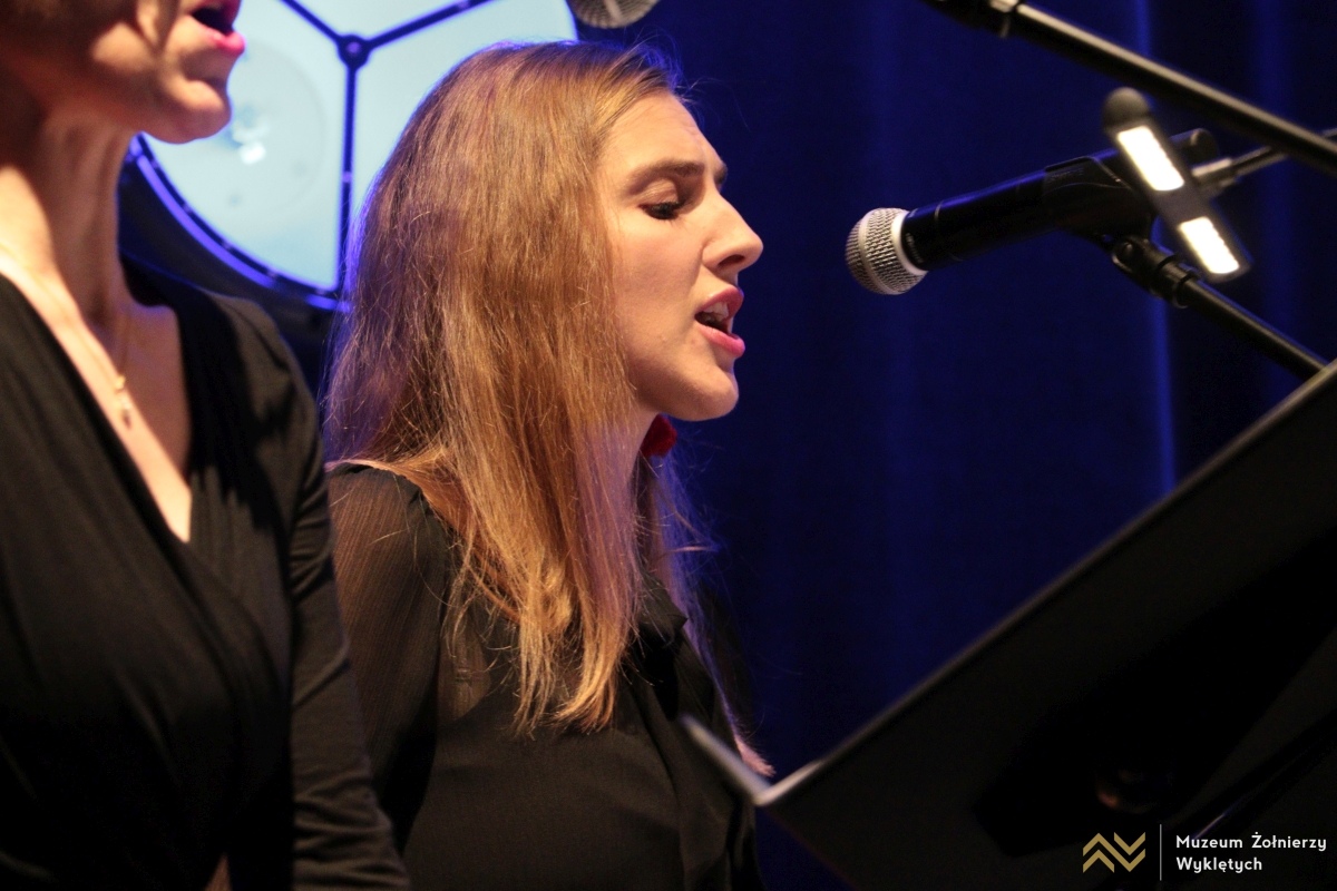 Koncert zaduszkowy w Muzeum Żołnierzy Wyklętych [3.11.2024] - zdjęcie #10 - eOstroleka.pl