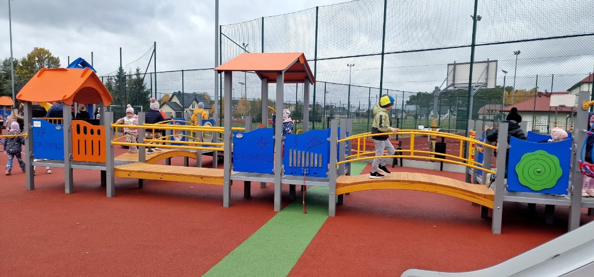 Oficjalny odbiór integracyjnego lacu zabaw w Łysych [31.10.2024] - zdjęcie #52 - eOstroleka.pl