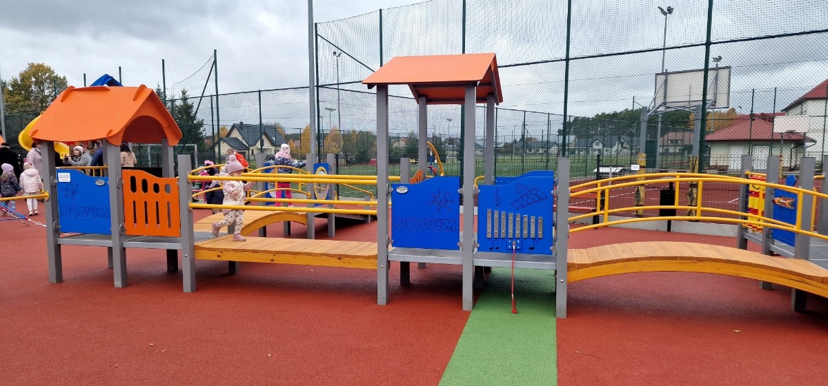 Oficjalny odbiór integracyjnego lacu zabaw w Łysych [31.10.2024] - zdjęcie #51 - eOstroleka.pl
