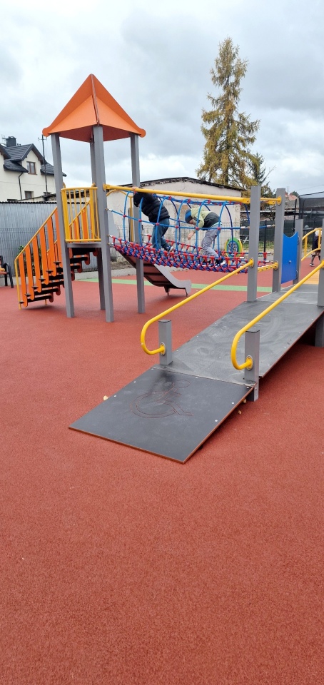 Oficjalny odbiór integracyjnego lacu zabaw w Łysych [31.10.2024] - zdjęcie #50 - eOstroleka.pl