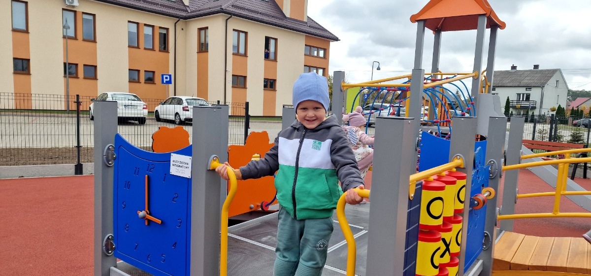 Oficjalny odbiór integracyjnego lacu zabaw w Łysych [31.10.2024] - zdjęcie #46 - eOstroleka.pl