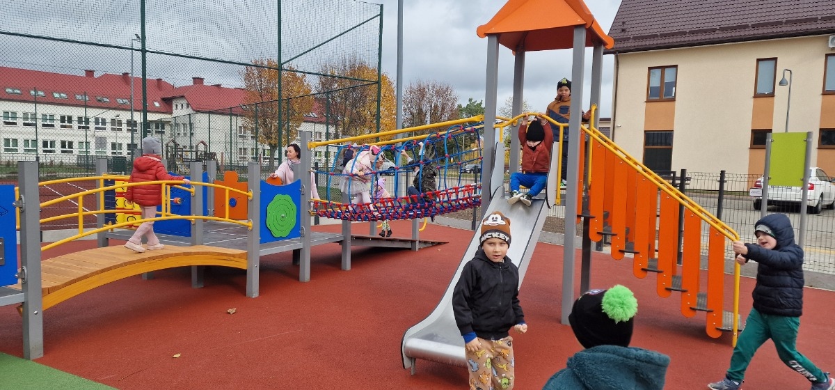 Oficjalny odbiór integracyjnego lacu zabaw w Łysych [31.10.2024] - zdjęcie #38 - eOstroleka.pl