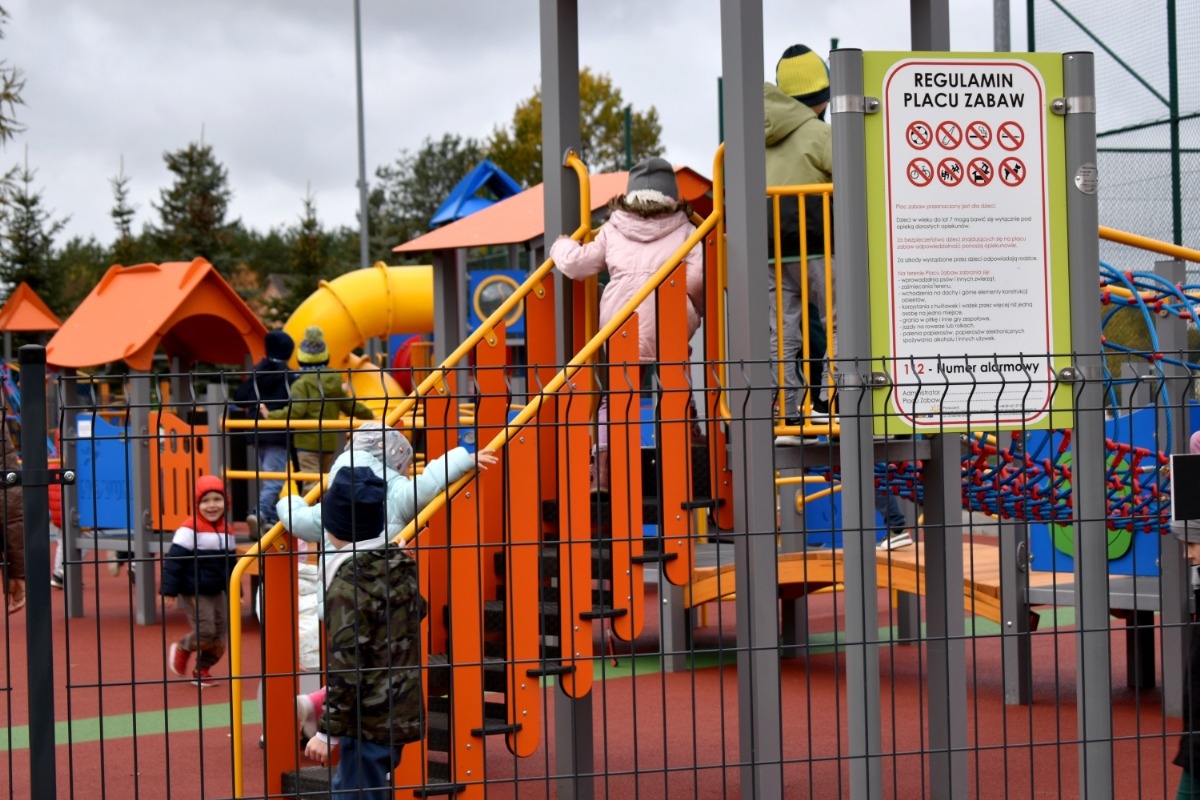 Oficjalny odbiór integracyjnego lacu zabaw w Łysych [31.10.2024] - zdjęcie #35 - eOstroleka.pl