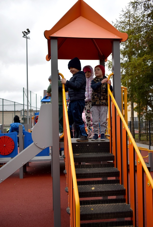 Oficjalny odbiór integracyjnego lacu zabaw w Łysych [31.10.2024] - zdjęcie #27 - eOstroleka.pl