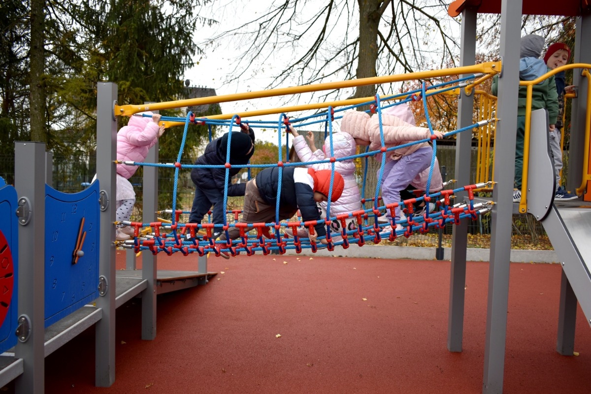 Oficjalny odbiór integracyjnego lacu zabaw w Łysych [31.10.2024] - zdjęcie #25 - eOstroleka.pl