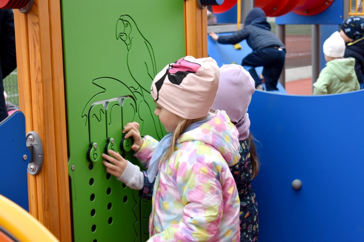 Oficjalny odbiór integracyjnego lacu zabaw w Łysych [31.10.2024] - zdjęcie #23 - eOstroleka.pl