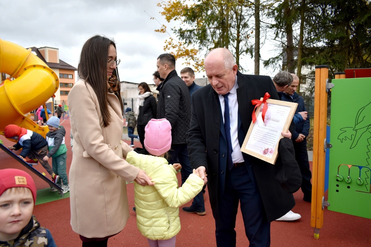 Oficjalny odbiór integracyjnego lacu zabaw w Łysych [31.10.2024] - zdjęcie #19 - eOstroleka.pl