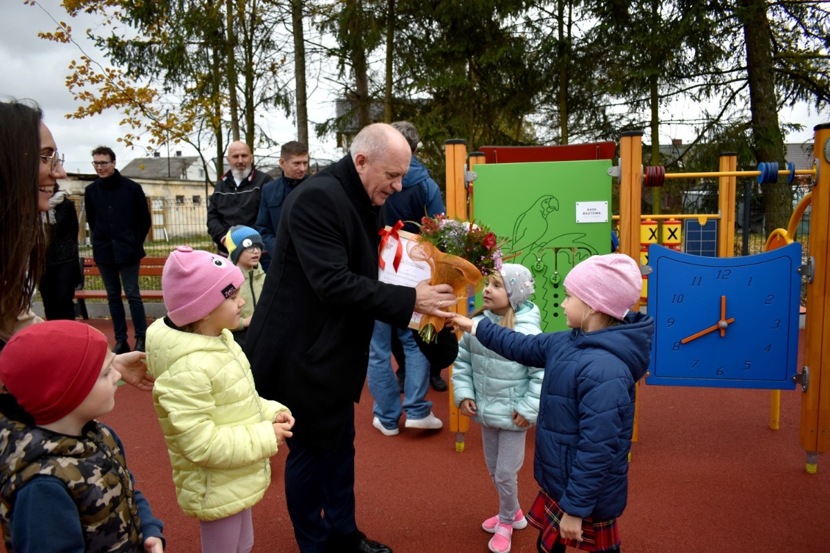 Oficjalny odbiór integracyjnego lacu zabaw w Łysych [31.10.2024] - zdjęcie #17 - eOstroleka.pl
