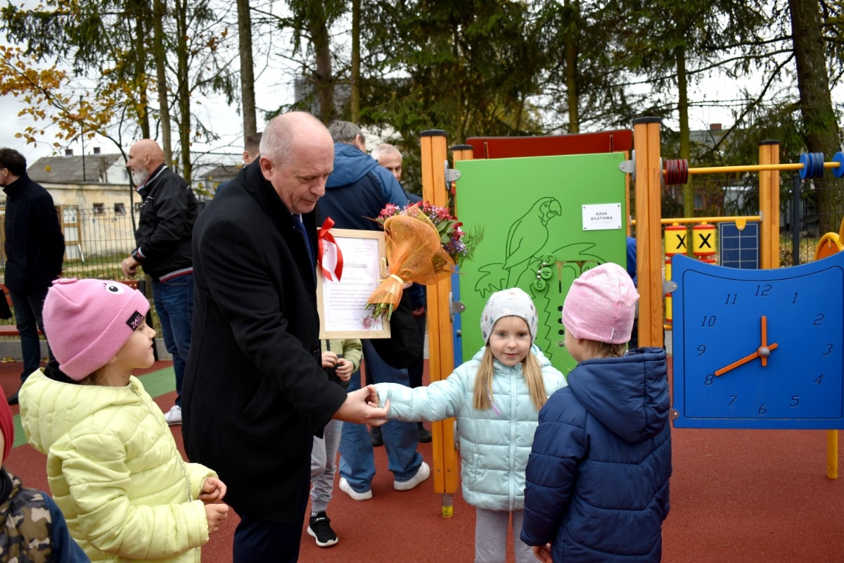 Oficjalny odbiór integracyjnego lacu zabaw w Łysych [31.10.2024] - zdjęcie #15 - eOstroleka.pl