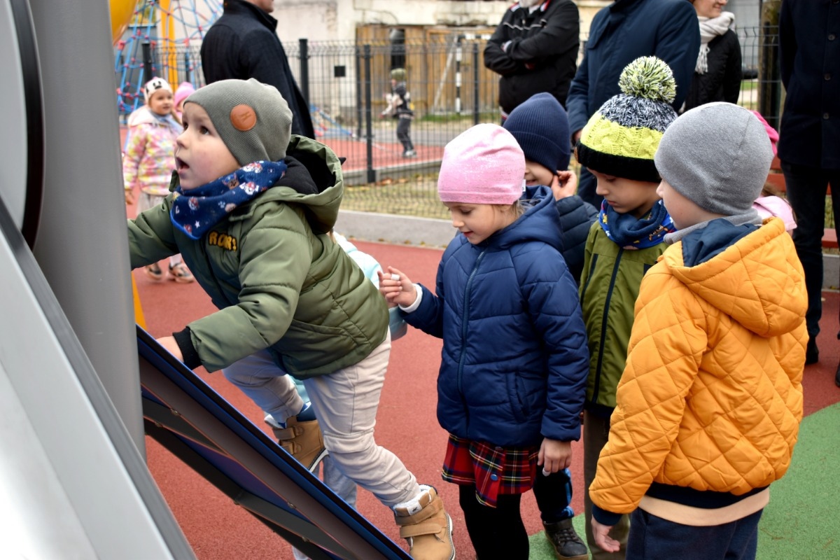 Oficjalny odbiór integracyjnego lacu zabaw w Łysych [31.10.2024] - zdjęcie #13 - eOstroleka.pl