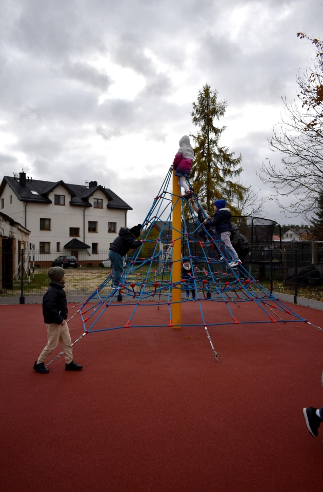 Oficjalny odbiór integracyjnego lacu zabaw w Łysych [31.10.2024] - zdjęcie #11 - eOstroleka.pl