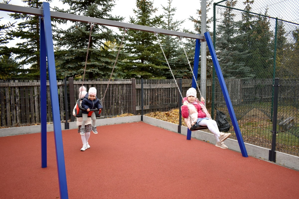 Oficjalny odbiór integracyjnego lacu zabaw w Łysych [31.10.2024] - zdjęcie #8 - eOstroleka.pl