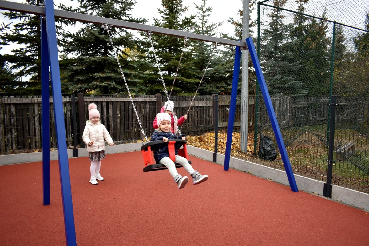 Oficjalny odbiór integracyjnego lacu zabaw w Łysych [31.10.2024] - zdjęcie #7 - eOstroleka.pl