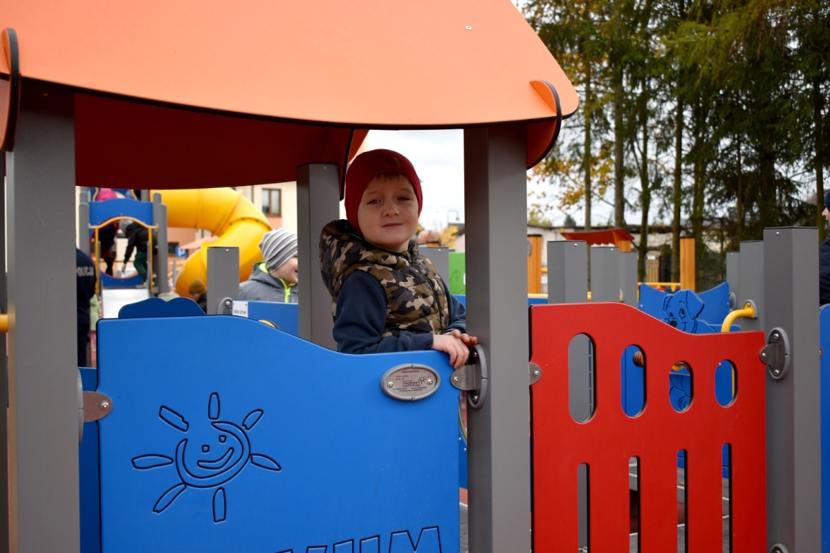 Oficjalny odbiór integracyjnego lacu zabaw w Łysych [31.10.2024] - zdjęcie #5 - eOstroleka.pl