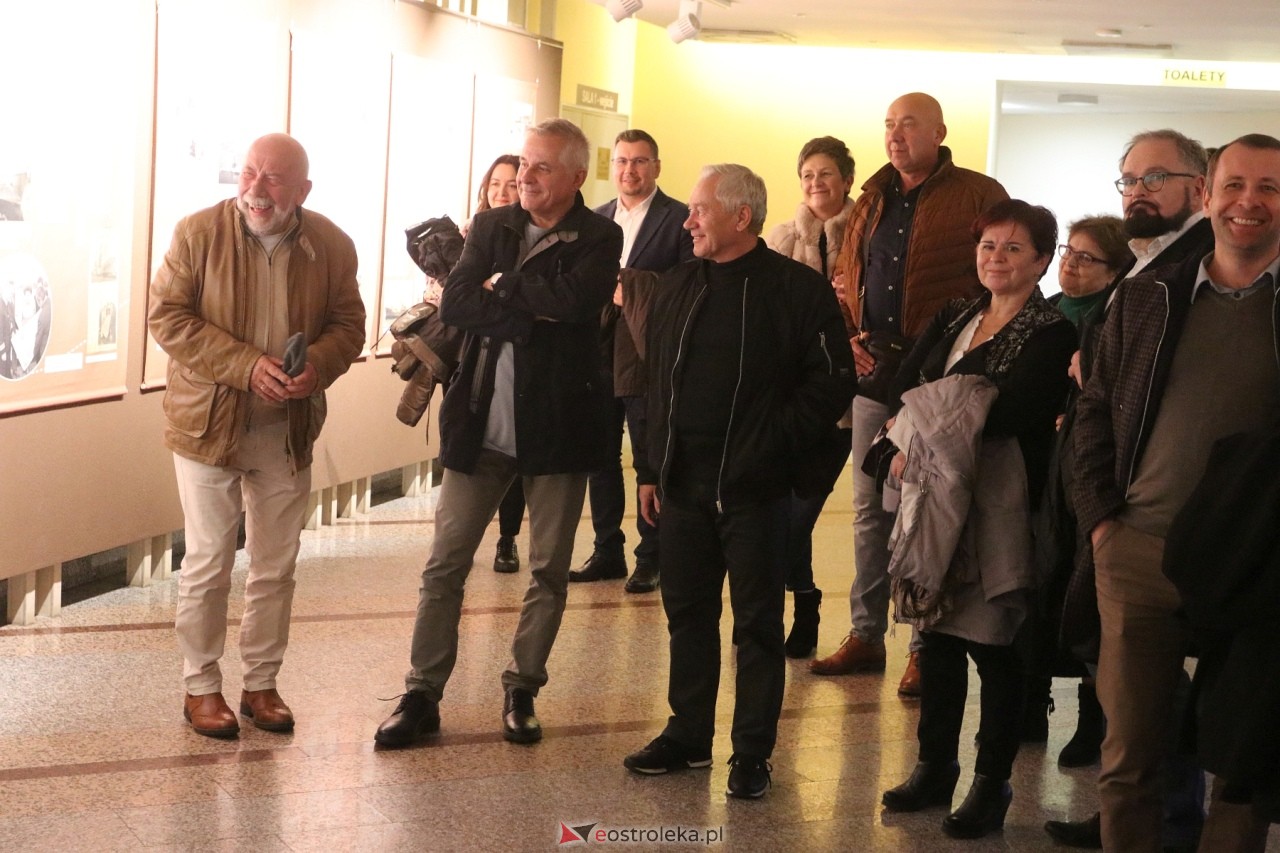 Premiera filmu dokumentalnego połączona z otwarciem wystawy „Ostrołęka na morzach i oceanach [4.11.2024] - zdjęcie #18 - eOstroleka.pl