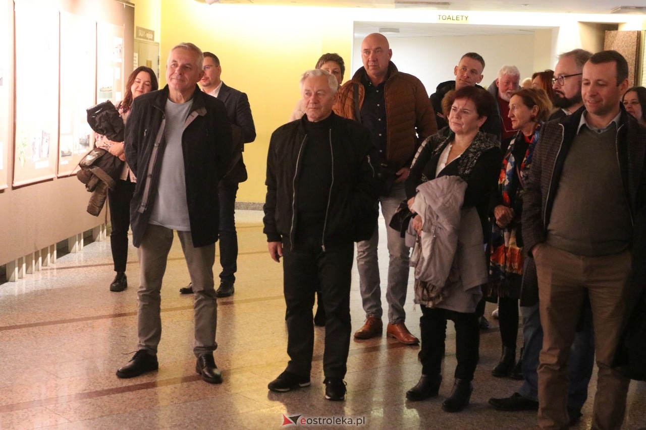 Premiera filmu dokumentalnego połączona z otwarciem wystawy „Ostrołęka na morzach i oceanach [4.11.2024] - zdjęcie #14 - eOstroleka.pl