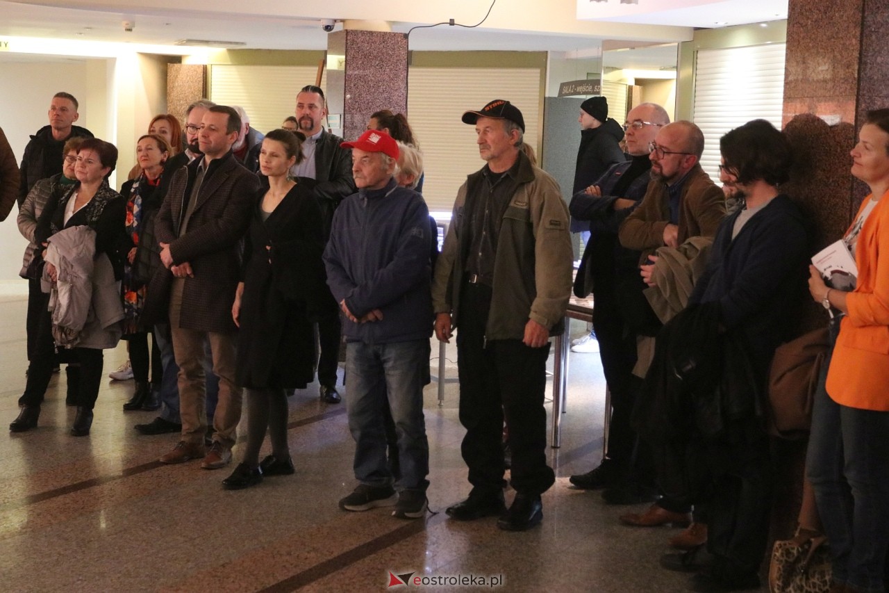 Premiera filmu dokumentalnego połączona z otwarciem wystawy „Ostrołęka na morzach i oceanach [4.11.2024] - zdjęcie #6 - eOstroleka.pl