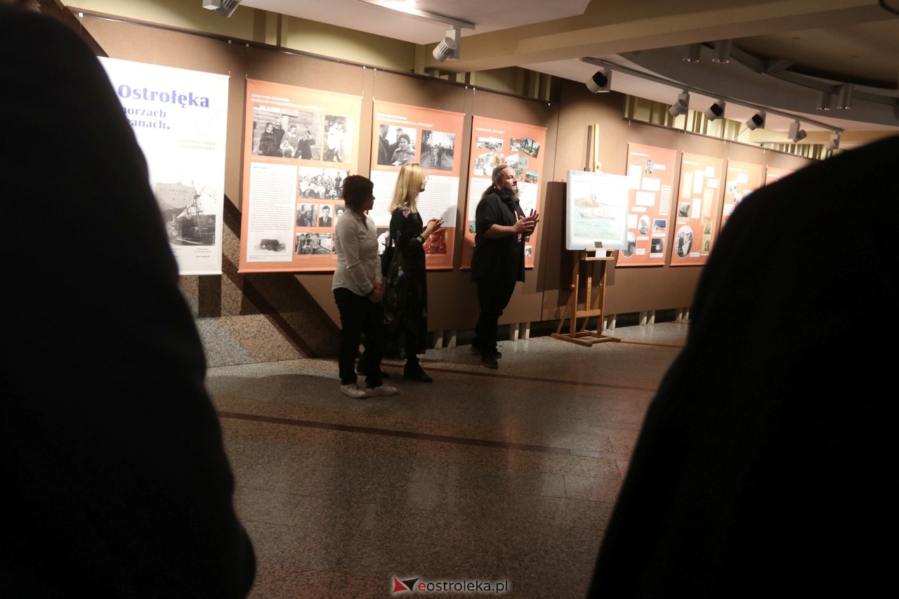 Premiera filmu dokumentalnego połączona z otwarciem wystawy „Ostrołęka na morzach i oceanach [4.11.2024] - zdjęcie #5 - eOstroleka.pl