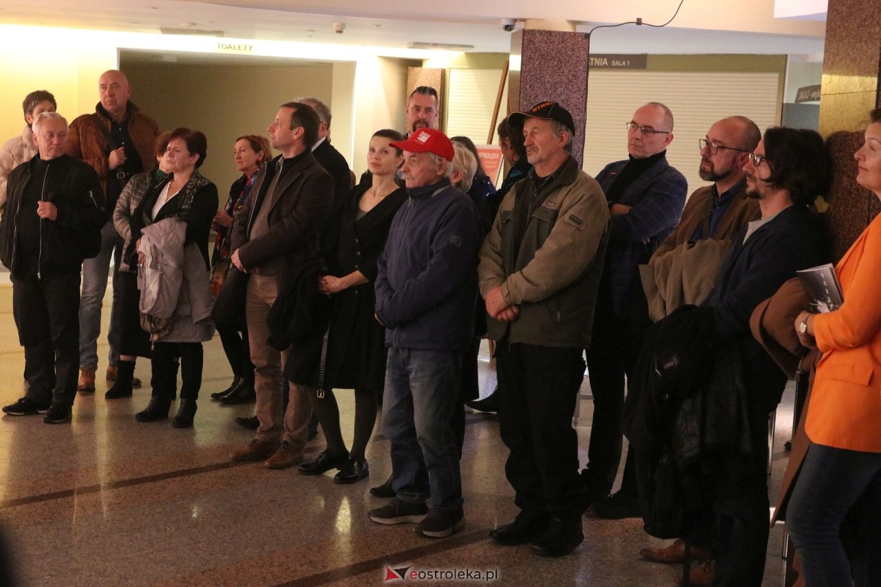 Premiera filmu dokumentalnego połączona z otwarciem wystawy „Ostrołęka na morzach i oceanach [4.11.2024] - zdjęcie #2 - eOstroleka.pl