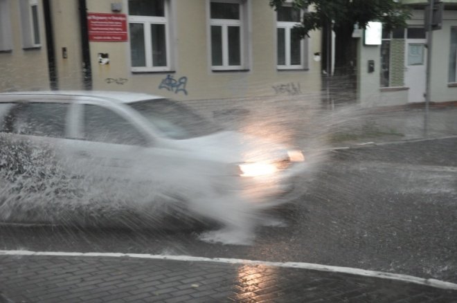 Burza nad Ostrołęką (19 VIII 2011) - zdjęcie #1 - eOstroleka.pl