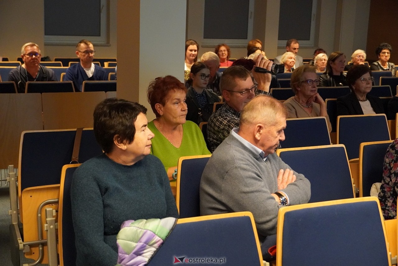 II Zaduszki Lekarskie w Ostrołęce [5.11.2024] - zdjęcie #26 - eOstroleka.pl
