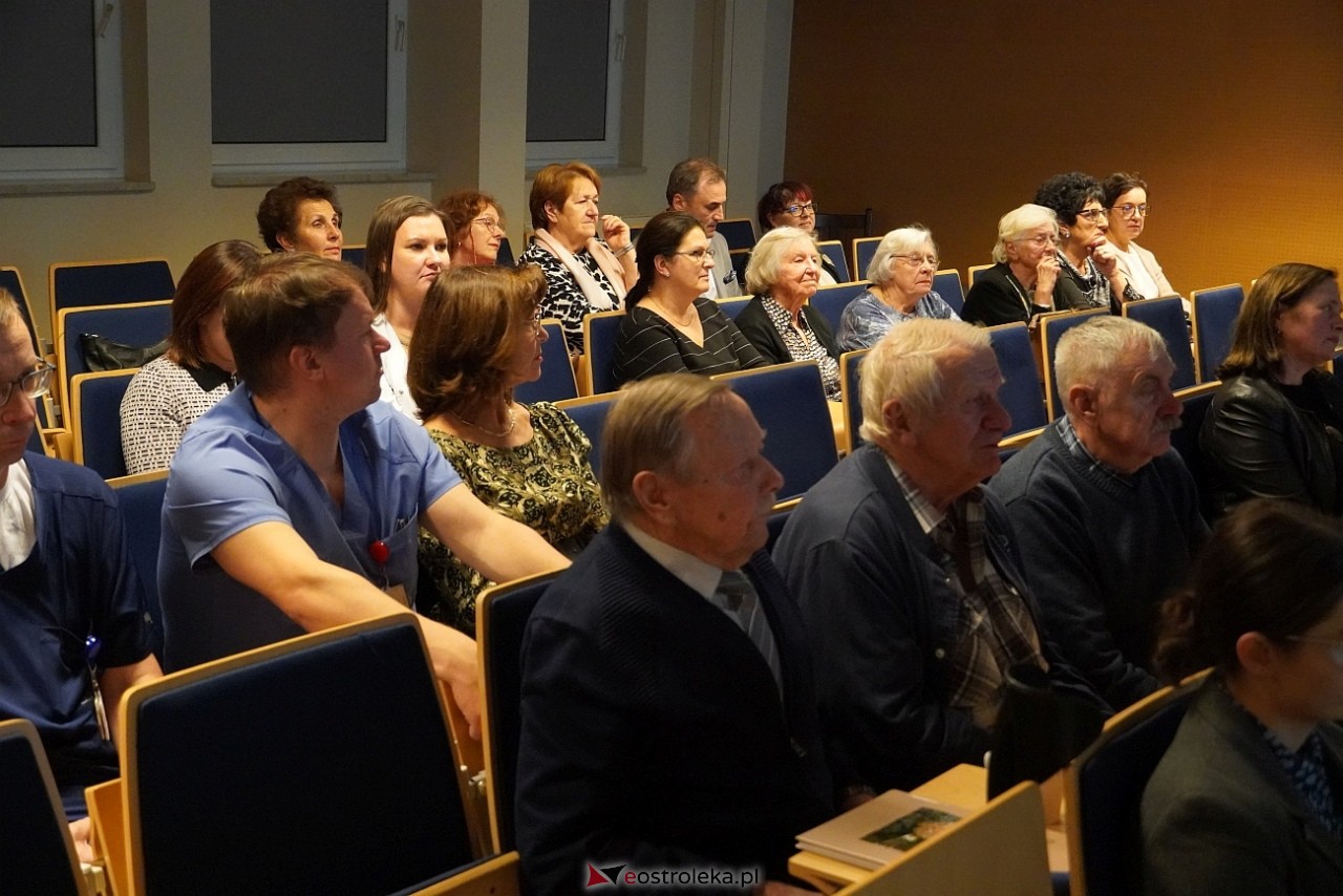 II Zaduszki Lekarskie w Ostrołęce [5.11.2024] - zdjęcie #22 - eOstroleka.pl