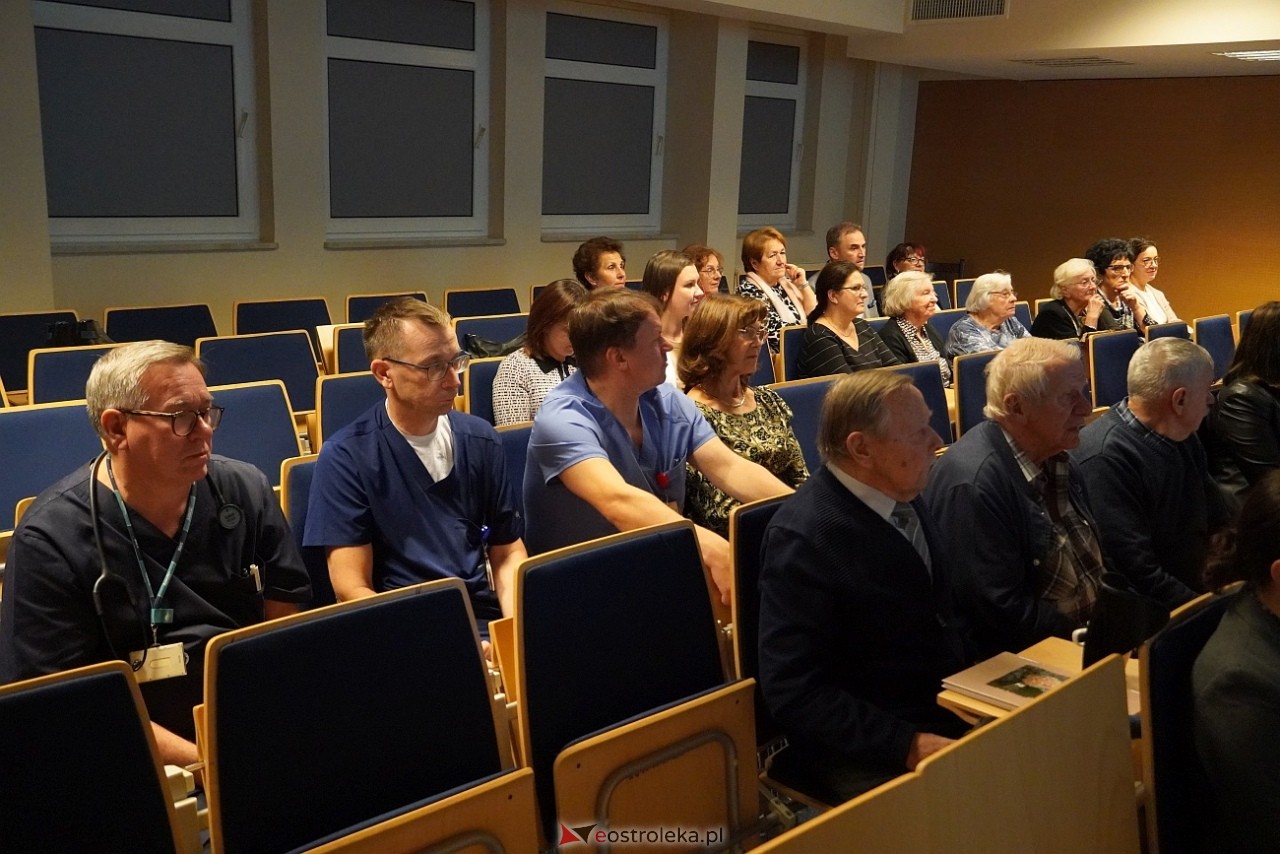 II Zaduszki Lekarskie w Ostrołęce [5.11.2024] - zdjęcie #21 - eOstroleka.pl