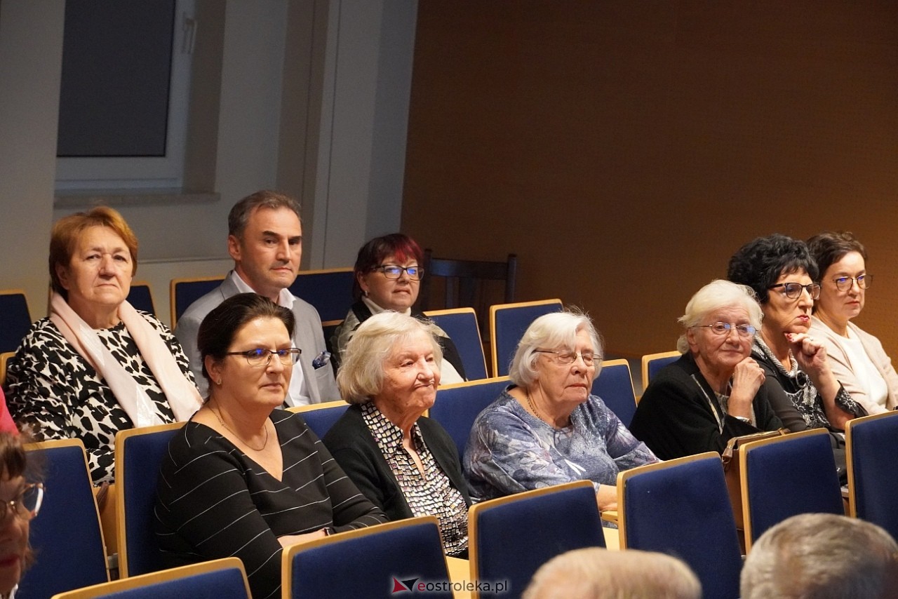 II Zaduszki Lekarskie w Ostrołęce [5.11.2024] - zdjęcie #20 - eOstroleka.pl