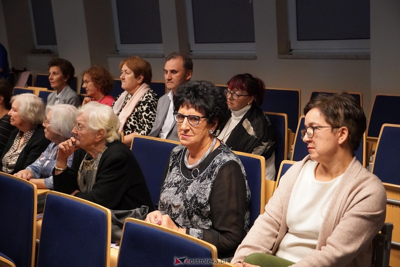 II Zaduszki Lekarskie w Ostrołęce [5.11.2024] - zdjęcie #17 - eOstroleka.pl