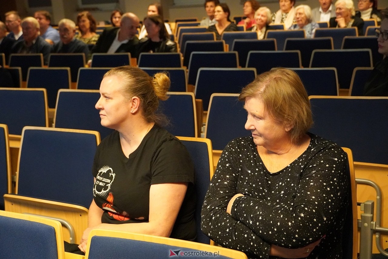 II Zaduszki Lekarskie w Ostrołęce [5.11.2024] - zdjęcie #13 - eOstroleka.pl