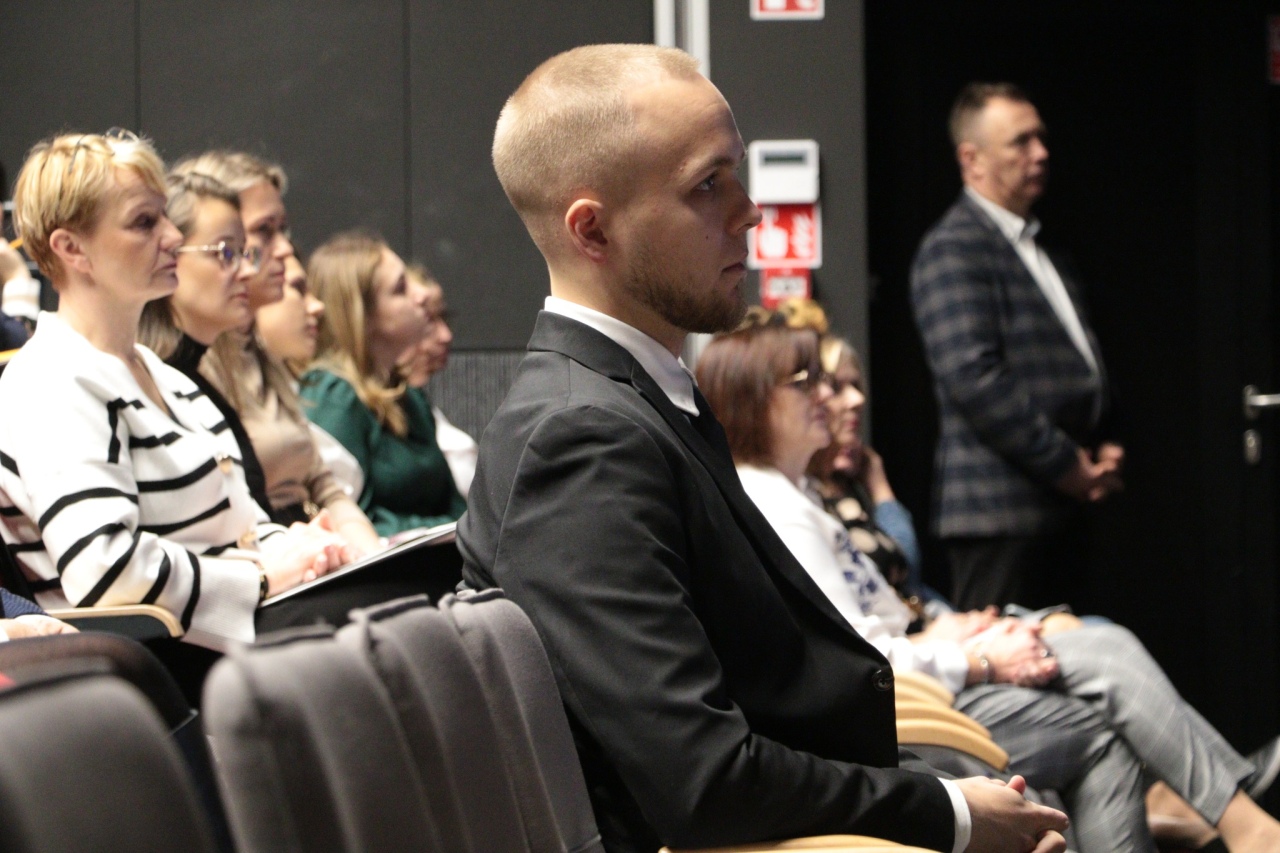 Konferencja pod hasłem Nie bądź obojętny... reaguj na przemoc... w Muzeum Żołnierzy Wyklętych w Ostrołęce [06.11.2024] - zdjęcie #18 - eOstroleka.pl