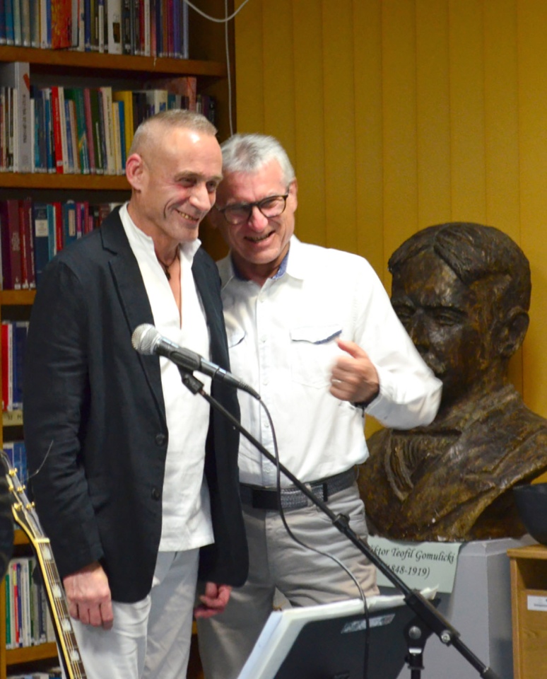 Wieczór autorski z Adamem Wołoszem w ostrołęckiej bibliotece [06.11.2024] - zdjęcie #1 - eOstroleka.pl