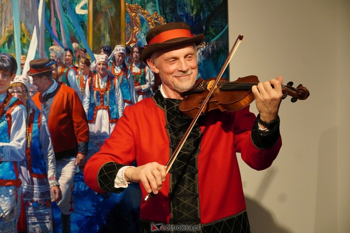 Wernisaż prac Radosłąwa Jastrzębskiego w Galerii Ostrołęka [07.11.2024] - zdjęcie #39 - eOstroleka.pl