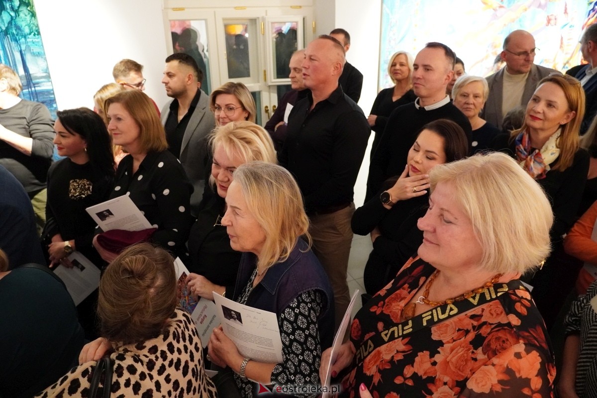 Wernisaż prac Radosłąwa Jastrzębskiego w Galerii Ostrołęka [07.11.2024] - zdjęcie #34 - eOstroleka.pl