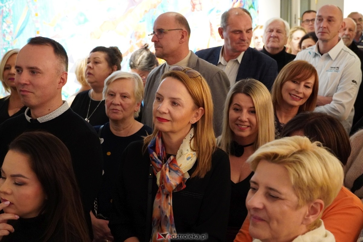 Wernisaż prac Radosłąwa Jastrzębskiego w Galerii Ostrołęka [07.11.2024] - zdjęcie #31 - eOstroleka.pl