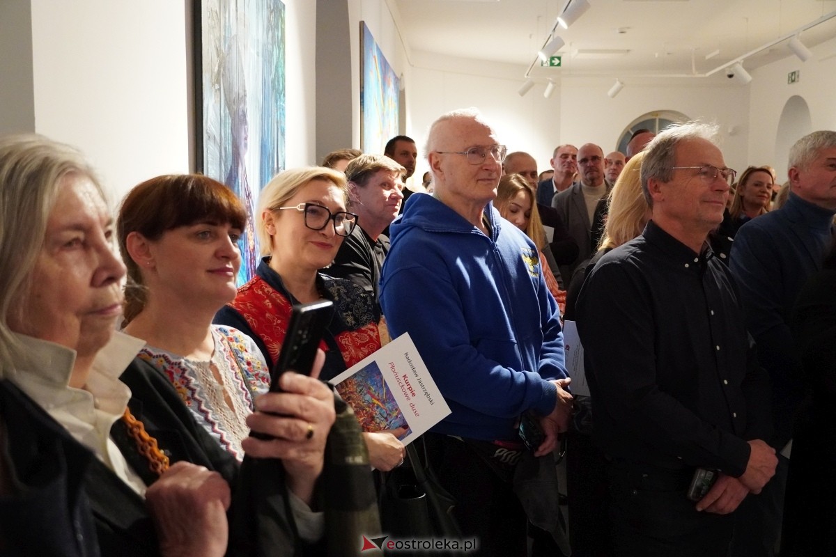Wernisaż prac Radosłąwa Jastrzębskiego w Galerii Ostrołęka [07.11.2024] - zdjęcie #25 - eOstroleka.pl