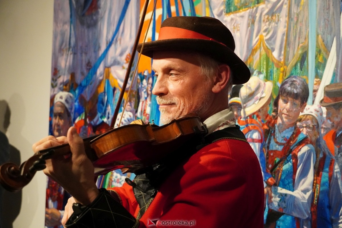 Wernisaż prac Radosłąwa Jastrzębskiego w Galerii Ostrołęka [07.11.2024] - zdjęcie #22 - eOstroleka.pl