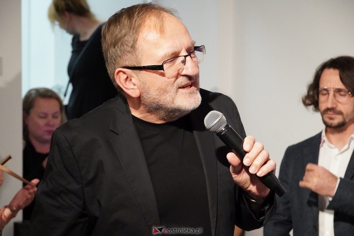 Wernisaż prac Radosłąwa Jastrzębskiego w Galerii Ostrołęka [07.11.2024] - zdjęcie #14 - eOstroleka.pl