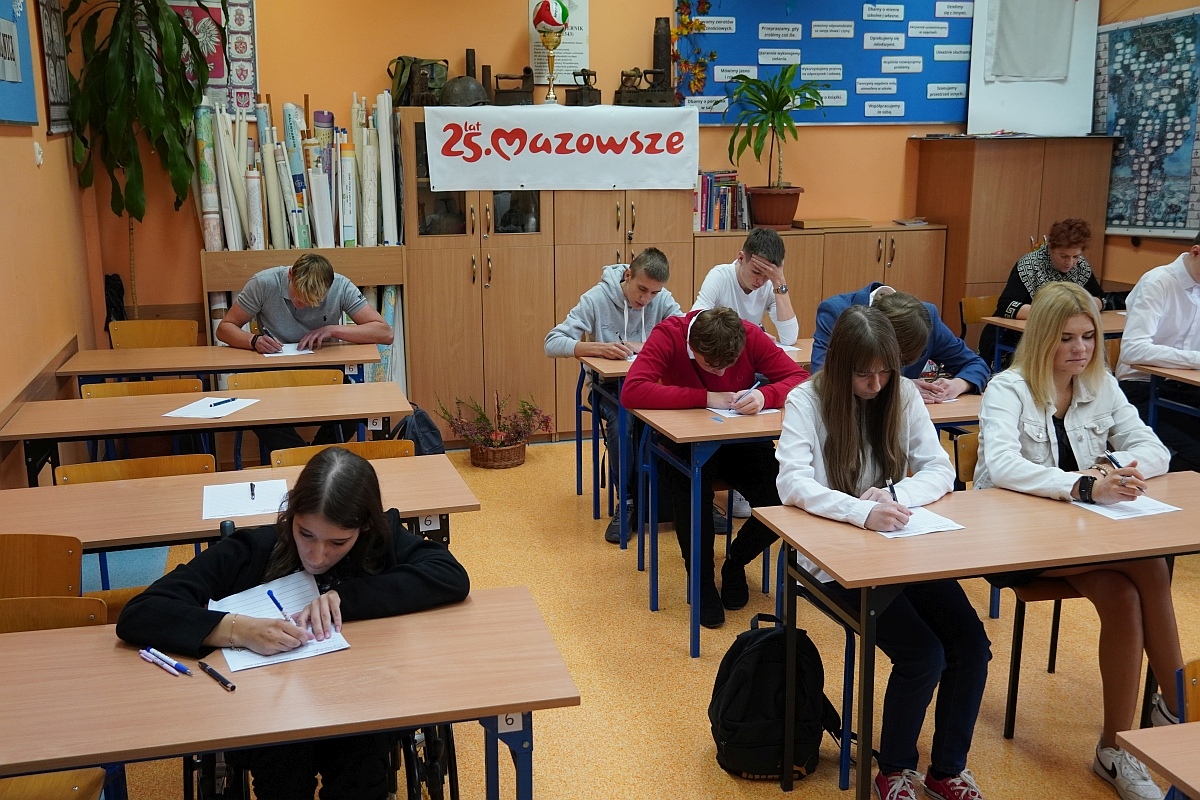 II Gminne Dyktando Niepodległościowe w Czerwinie [08.11.2024] - zdjęcie #16 - eOstroleka.pl