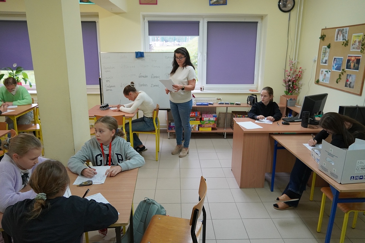 II Gminne Dyktando Niepodległościowe w Czerwinie [08.11.2024] - zdjęcie #1 - eOstroleka.pl