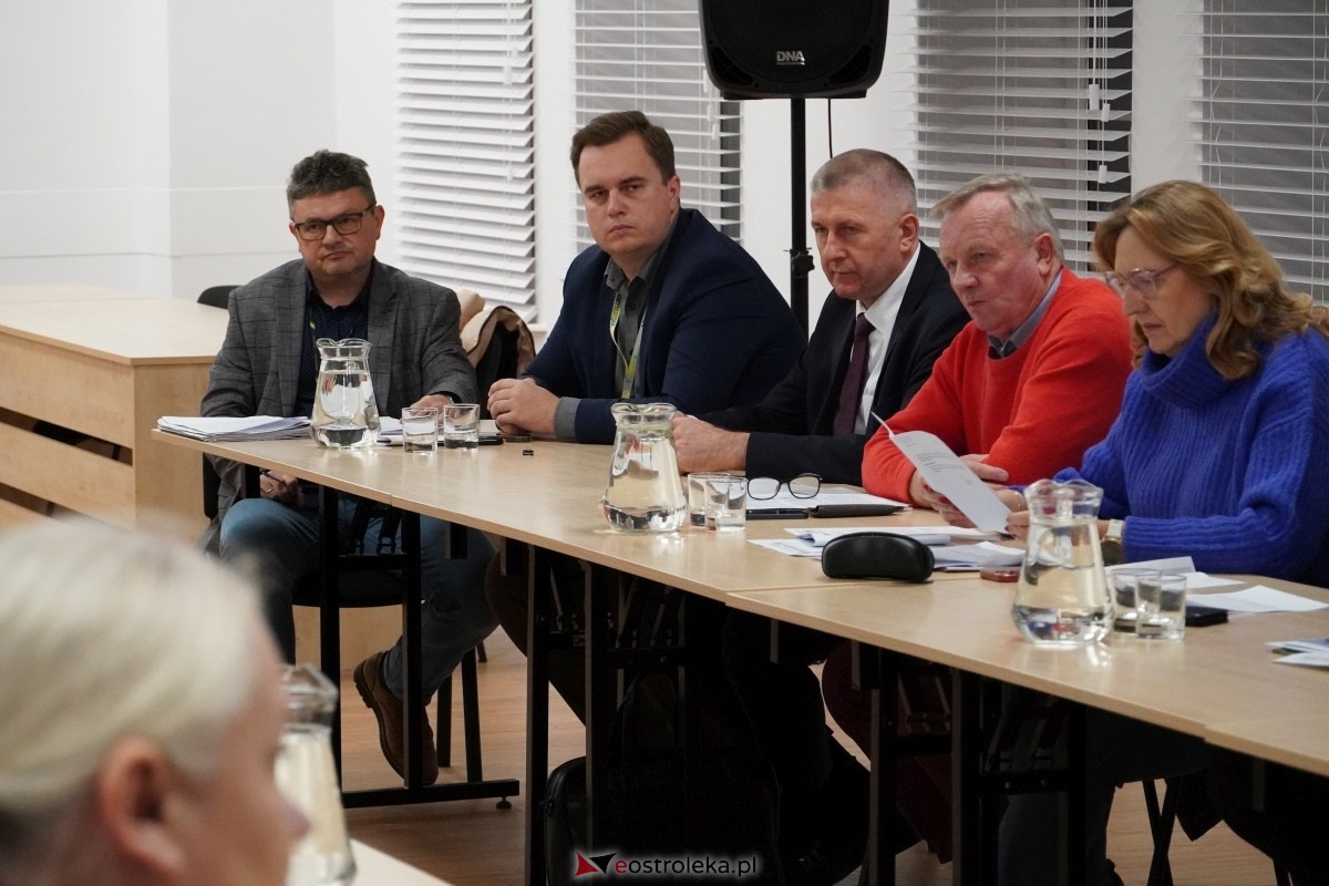 Posiedzenie komisji infrastruktury w sprawie inwestycji mieszkaniowej na ulicy Sadowej [07.11.2024] - zdjęcie #14 - eOstroleka.pl