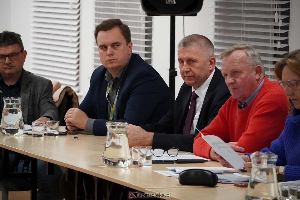 Posiedzenie komisji infrastruktury w sprawie inwestycji mieszkaniowej na ulicy Sadowej [07.11.2024] - zdjęcie #13 - eOstroleka.pl