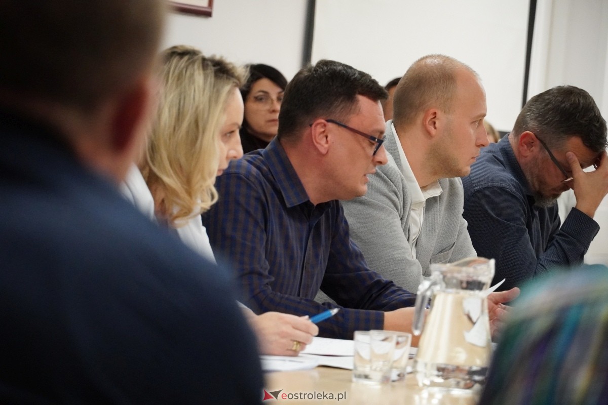Posiedzenie komisji infrastruktury w sprawie inwestycji mieszkaniowej na ulicy Sadowej [07.11.2024] - zdjęcie #4 - eOstroleka.pl