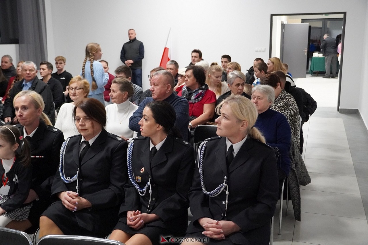 Uroczystości patriotyczne w Kamiance [9.11.2024] - zdjęcie #43 - eOstroleka.pl