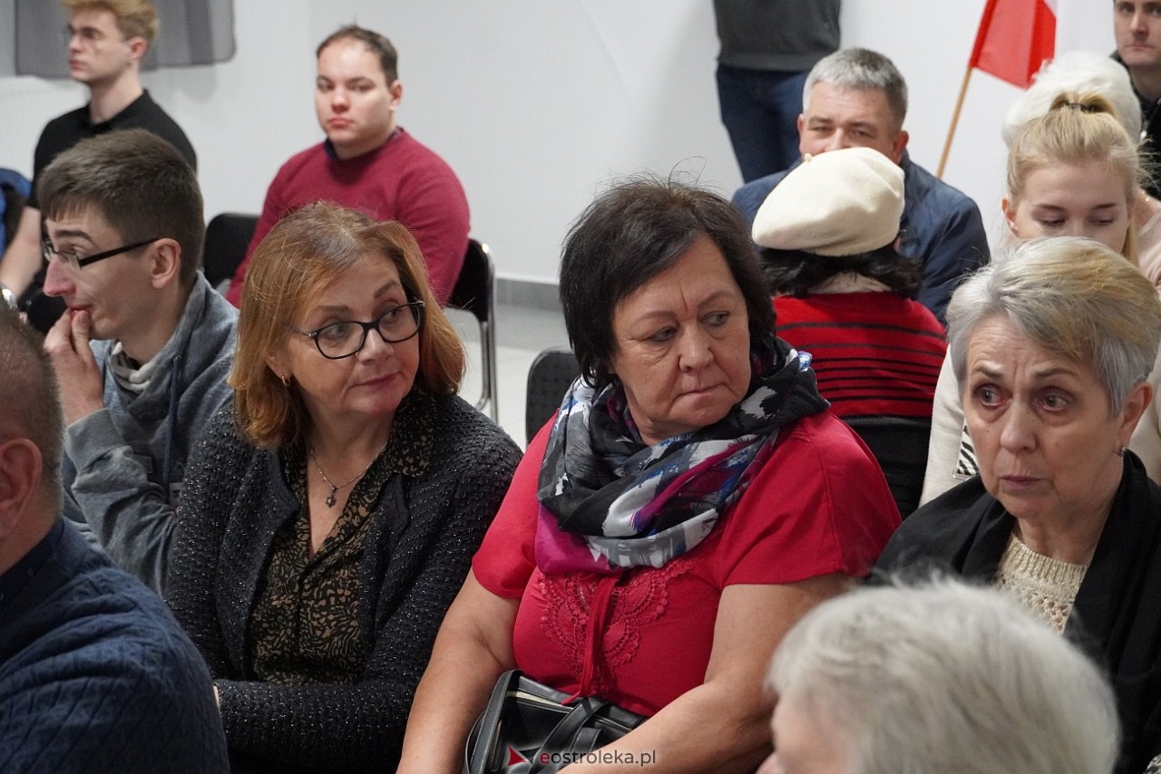 Uroczystości patriotyczne w Kamiance [9.11.2024] - zdjęcie #37 - eOstroleka.pl