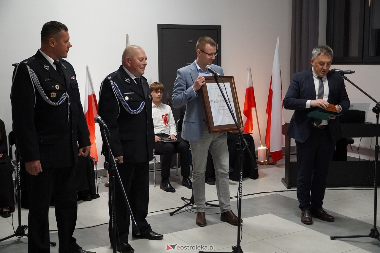 Uroczystości patriotyczne w Kamiance [9.11.2024] - zdjęcie #19 - eOstroleka.pl