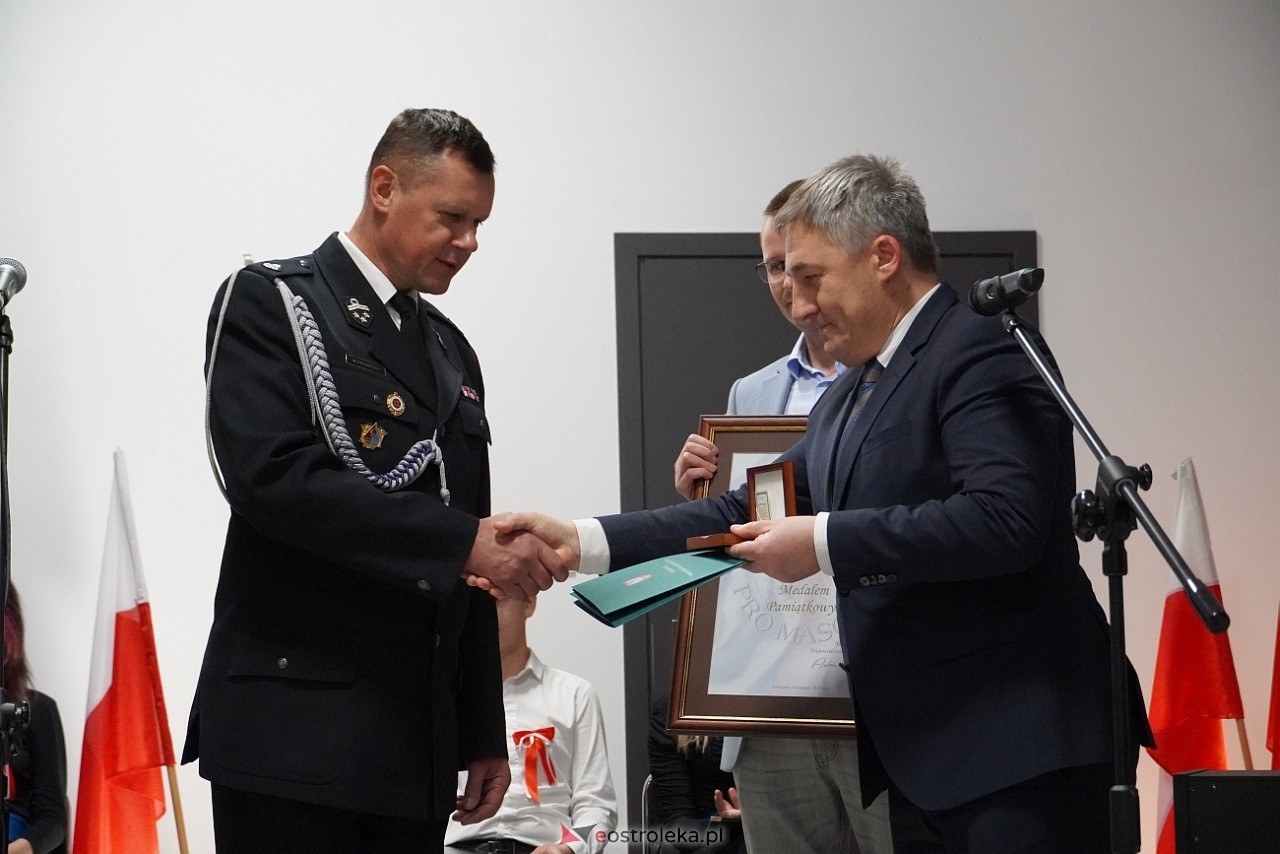 Uroczystości patriotyczne w Kamiance [9.11.2024] - zdjęcie #15 - eOstroleka.pl